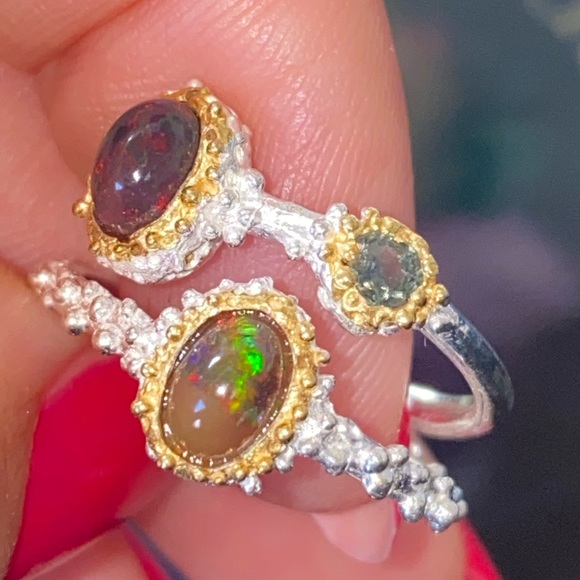 Gorgeous Genuine Ethiopian Opal Sapphire Ring - Picture 5 of 16